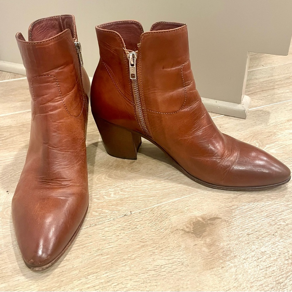 Diva Shoes Firenze Italian Cognac Leather Ankle Boots, zip, 40, EUC - Picture 2 of 16